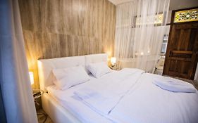 Апартаменти з кондиціонером на вулиці Староєврейська 15